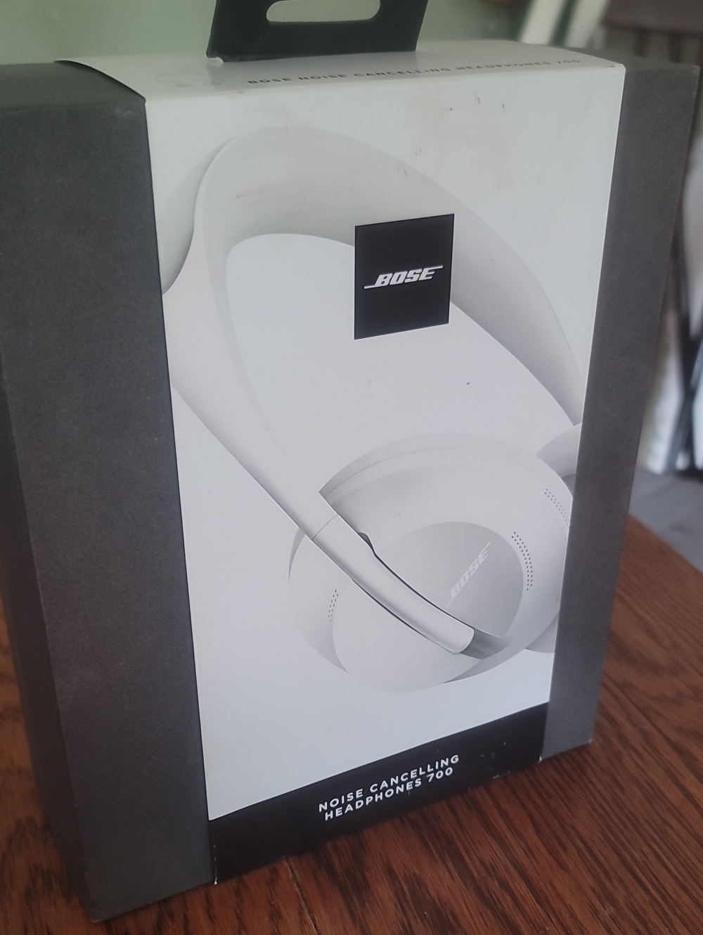 Bose White Over-Ear Noise Cancelling Headphones